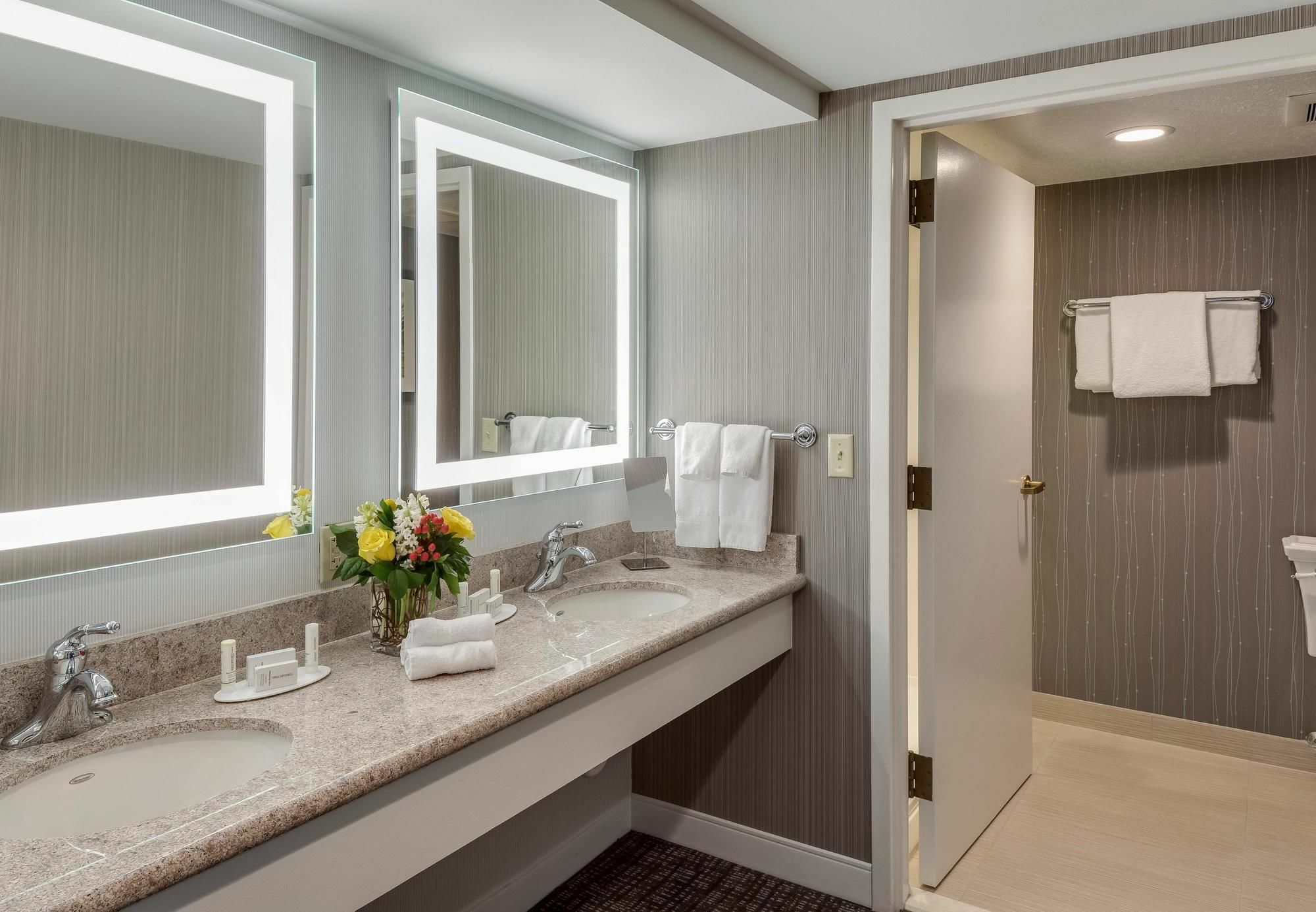 Courtyard By Marriott Portsmouth Otel Dış mekan fotoğraf